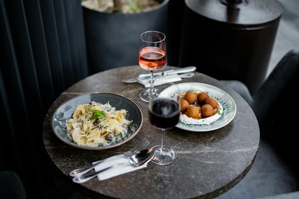 Découvrez la Quintessence de la Gastronomie Régionale Chez Nous